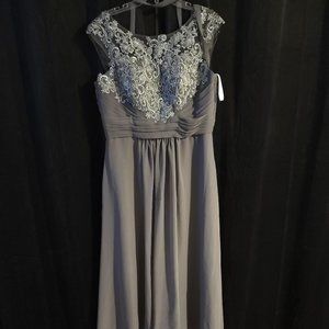 Elegant Ladies Gown - Size Large